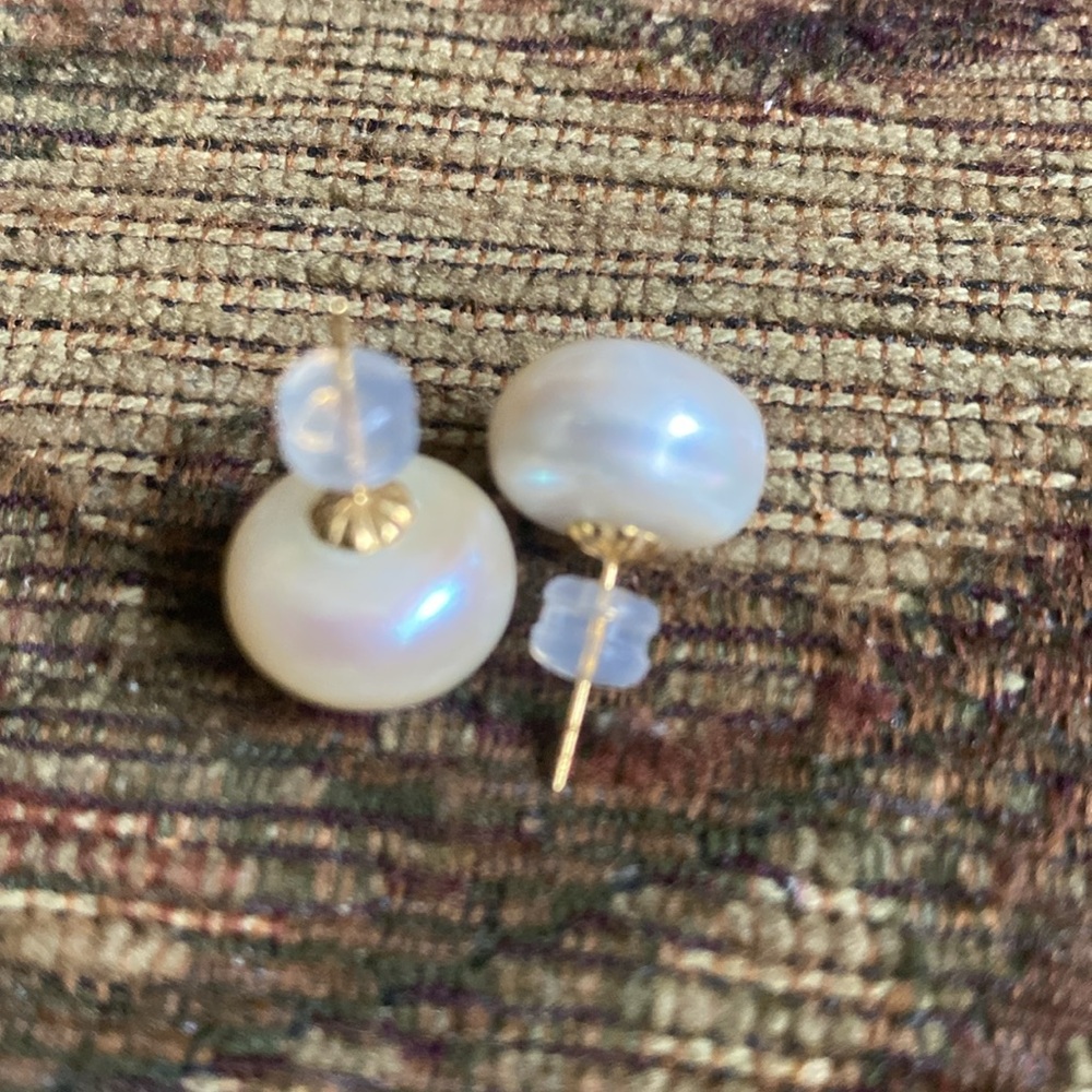 Beautiful Classic Solid 18k Gold Posts Huge Lustr… - image 8